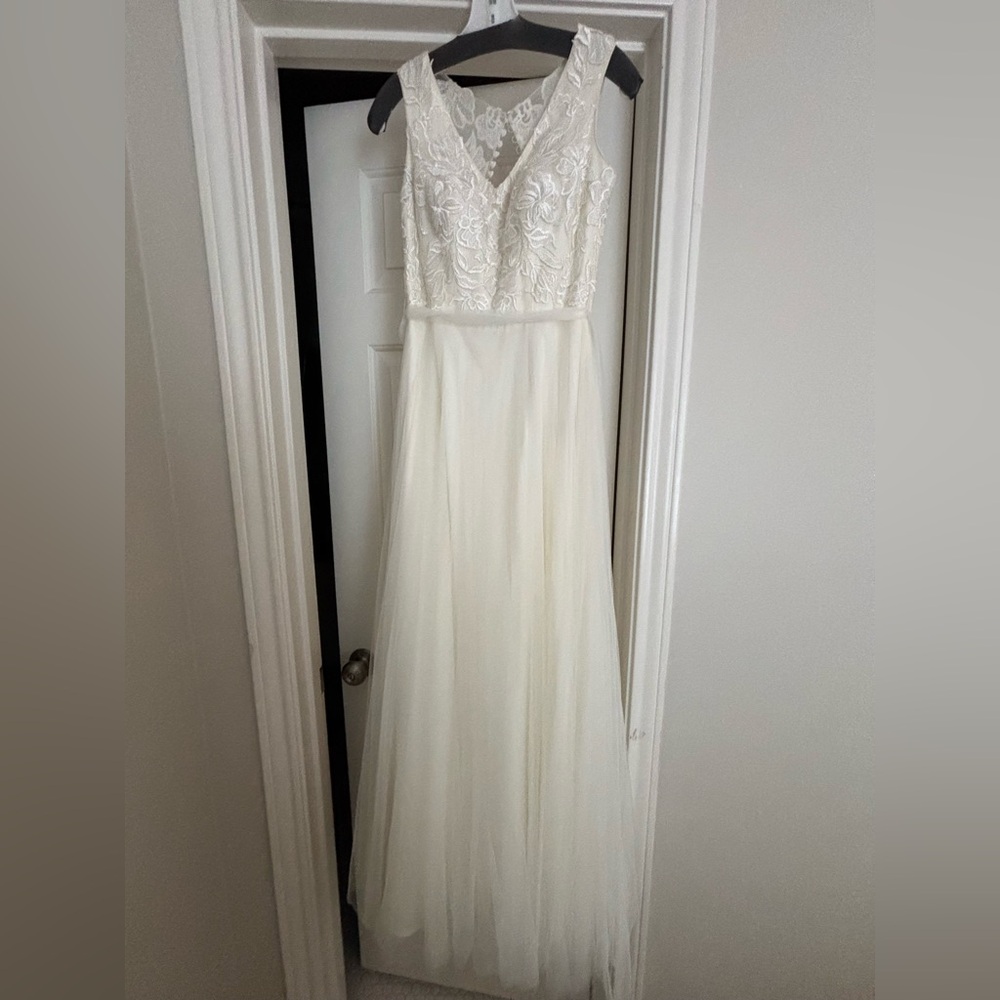 GORGEOUS WATTERS AND WATTERS WEDDING DRESS